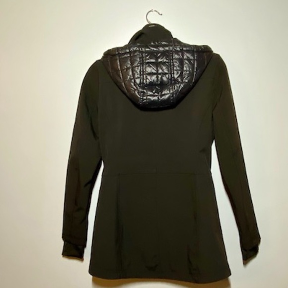 🌷Reitman’s Soft Shell Jacket black with silver trim - very versatile🌷 - Picture 9 of 14